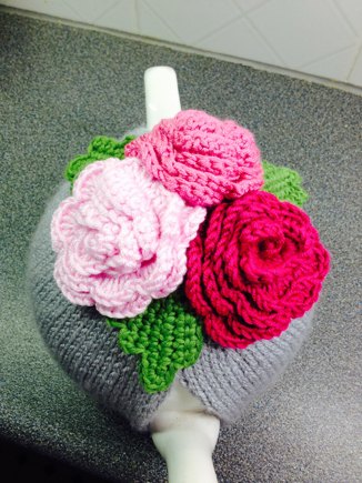 Summer roses tea cosy #8