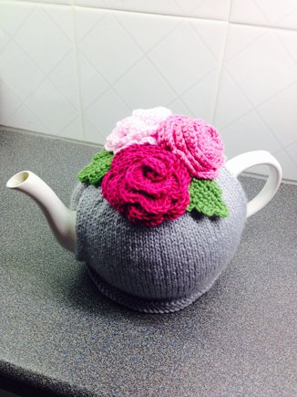 Summer roses tea cosy #7