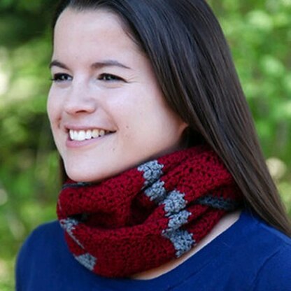 549 Paradise Pond Cowl - Crochet Pattern for Women in Valley Yarns Northampton