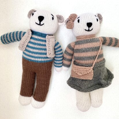 Two white teddys - knitted pattern - knitting pattern