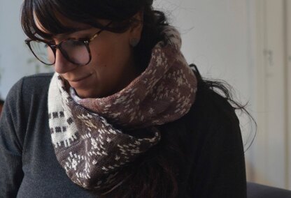 Flora Cowl by Melody Hoffmann - Cowl Knitting Pattern For Women in The Yarn Collective
