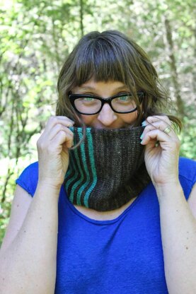 Dashes and Dots Cowl