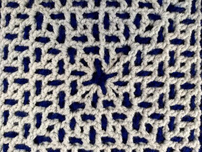 April Interlocking Square - Kickin Crochet