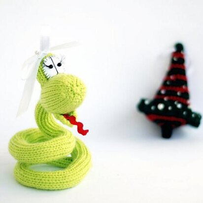 Snake ( a wire skeleton inside) - knitting pattern