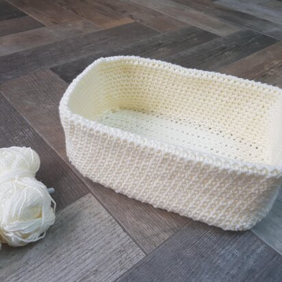 Basic crochet basket