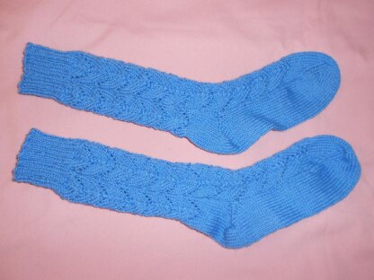 Horseshoe Lace Socks with 3 needles