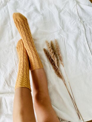 Autumn cable socks