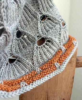 Mysteriosa Cowl