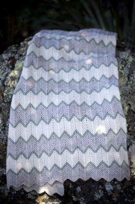 Zig Zag Stripe Baby Blanket - Baby Cakes