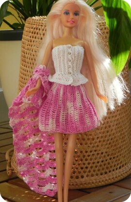 Crochet pattern for 12-inch doll top, skirt and scarf