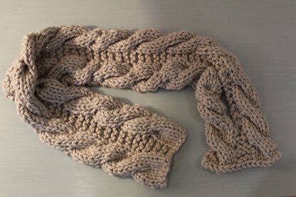 Mens Woodland Cable Keyhole Scarf