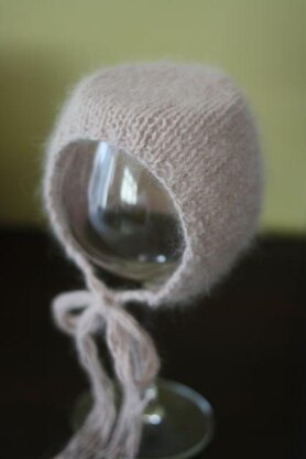 #81 Classic angora bonnet