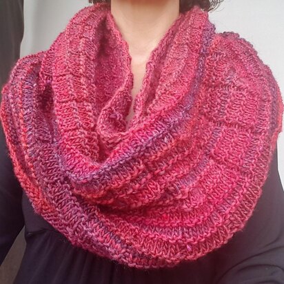 Narelle - seamless textured cowl