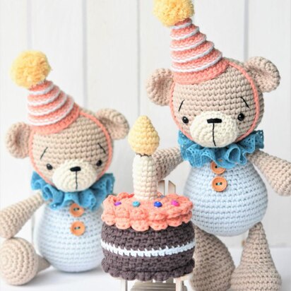 Birthday bear and jummy cake