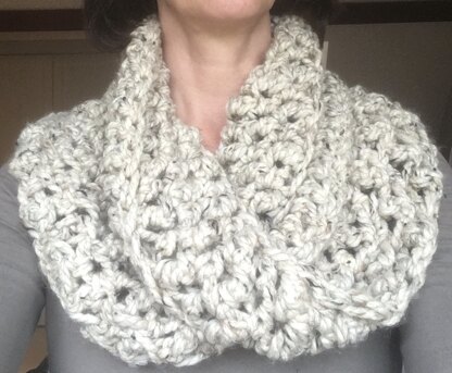 Mega chunky twisted cowl