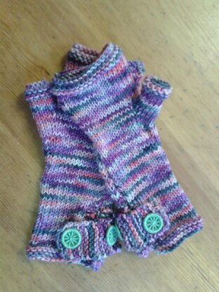 Bootiful Button Mittens