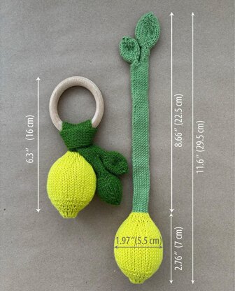 Knitted lemon rattle