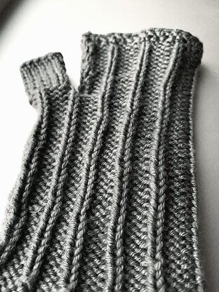 Laces mittens