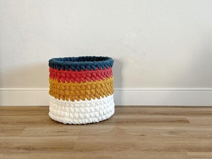 XL Crochet Color Block Basket 106