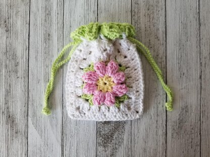 Flower granny square pouch
