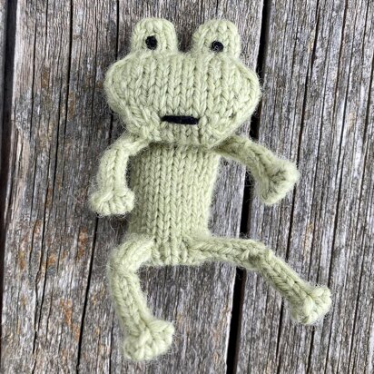 Knitting pattern for a cute frog toy, knitted plush frog, art frog doll  Knitting pattern by MamaKlaraToys