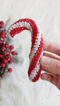 Candy cane crochet Christmas ornament pattern