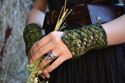 Shieldmaiden Gauntlets