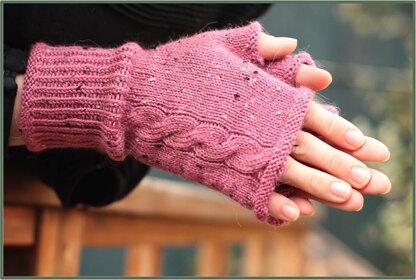 Pine Court Mitts