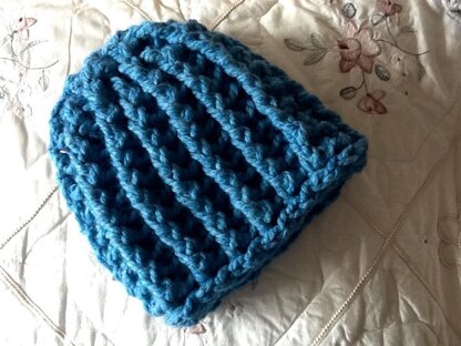 CHUNKY UNISEX CROCHETED HAT