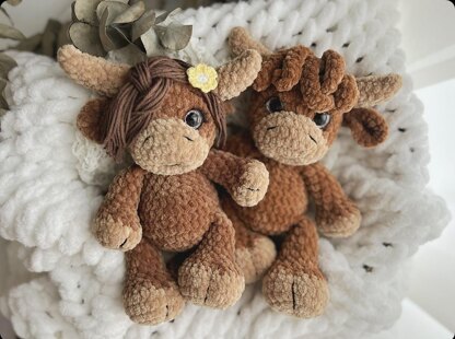 Plush highland cow toy