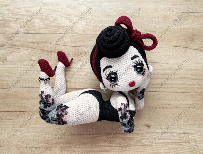 Pin-up girl + Videos