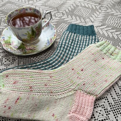 Popsicle Paradise Socks - knitting pattern