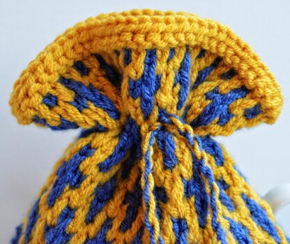 Medieval Cross 4 Cup Teapot Cosy Knitting Pattern