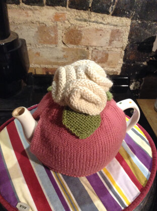 Summer Roses Tea Cosy