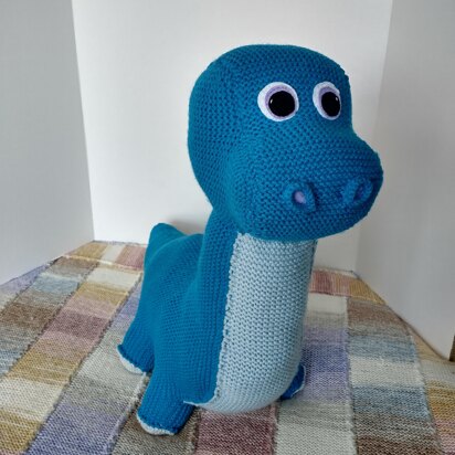 Lionel Long Neck - knitting pattern