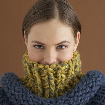 Play It Cool Neckwarmer in Lion Brand Wool-Ease Thick & Quick - 70647AD