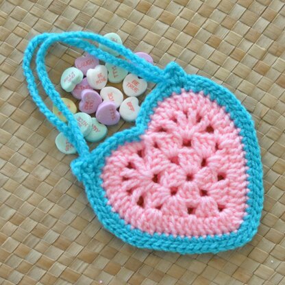 Granny Square Heart, Free Crochet Pattern