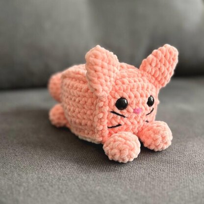 Loaf cat cube crochet pattern. PDF plush kitten tutorial. Cute Amigurumi.