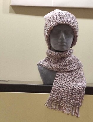 Woman tweed set: hat and double-sided scarf.