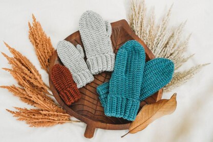 Crochet Knit-Look Mittens