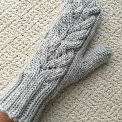 Heartflower Cabled Mittens - knitting pattern