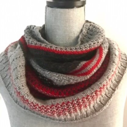 Valley Yarns 007 All The Textures Cowl