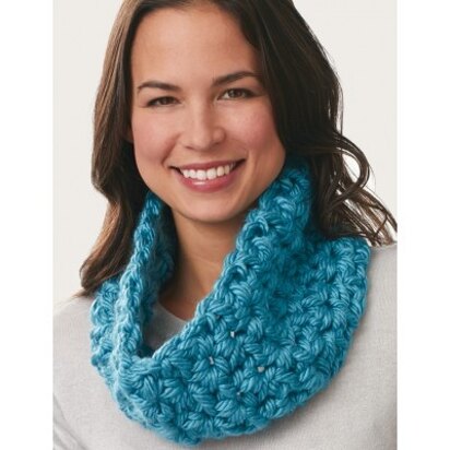 V-Stitch Cowl in Bernat Mega Bulky - Downloadable PDF