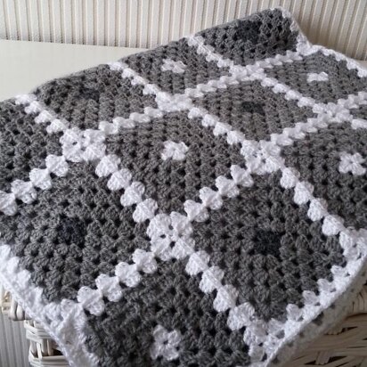 Back to basic baby blanket