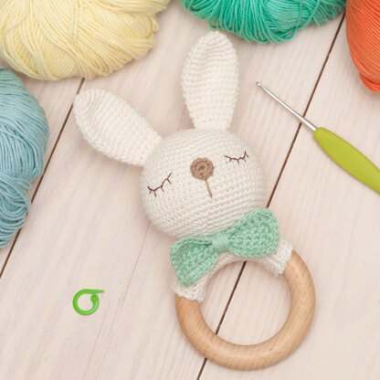 Bunny rattle amigurumi teether