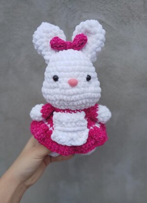 Poppy the bunny crochet pattern
