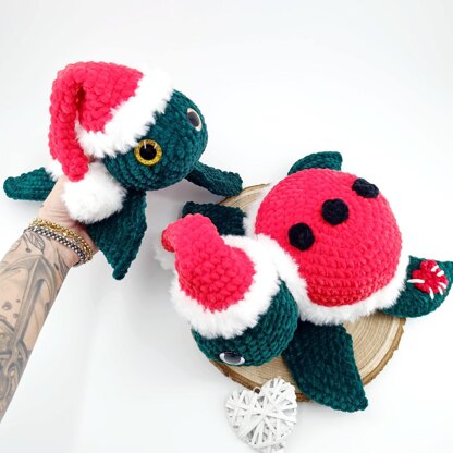 Amigurumi turtle Christmas