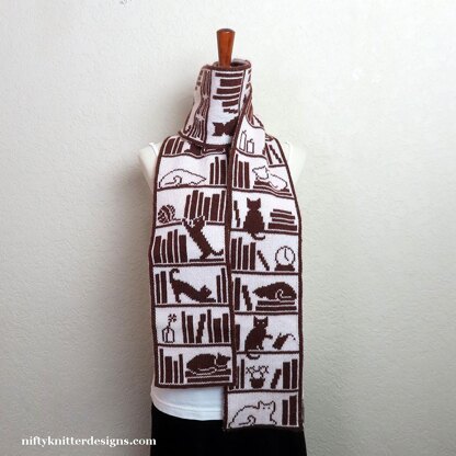 Cozy Cat Shelf Scarf