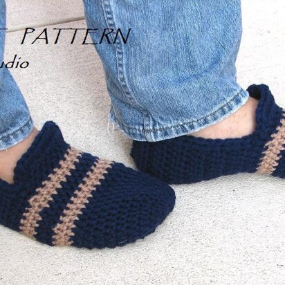 Men's crochet slippers