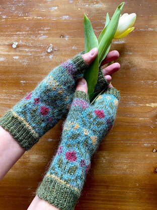 Magic of Spring Mitts